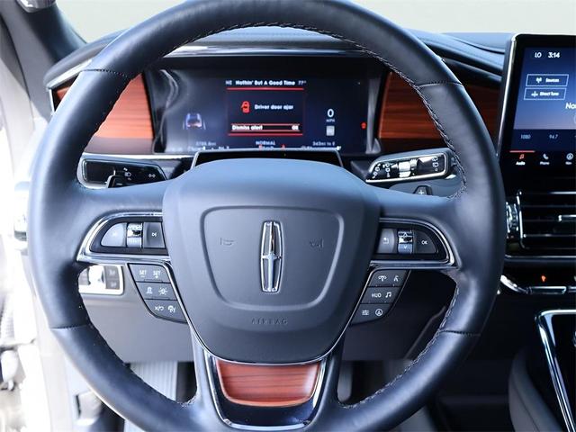 Photo of 2024 Ceramic Pearl Metallic Lincoln Navigator