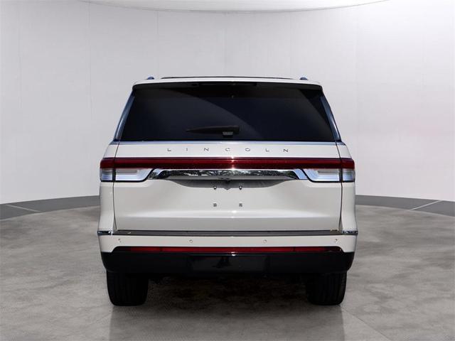 Photo of 2024 Ceramic Pearl Metallic Lincoln Navigator