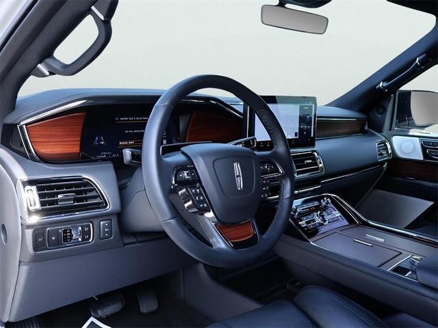 Photo of 2024 Ceramic Pearl Metallic Lincoln Navigator