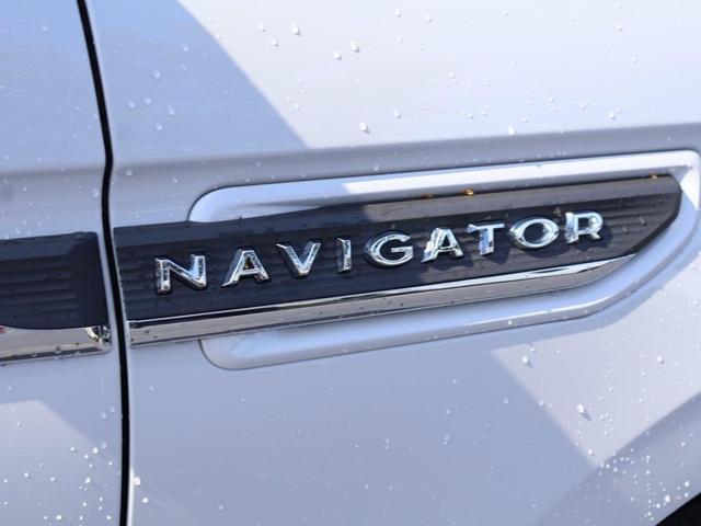 Photo of 2024 Ceramic Pearl Metallic Lincoln Navigator