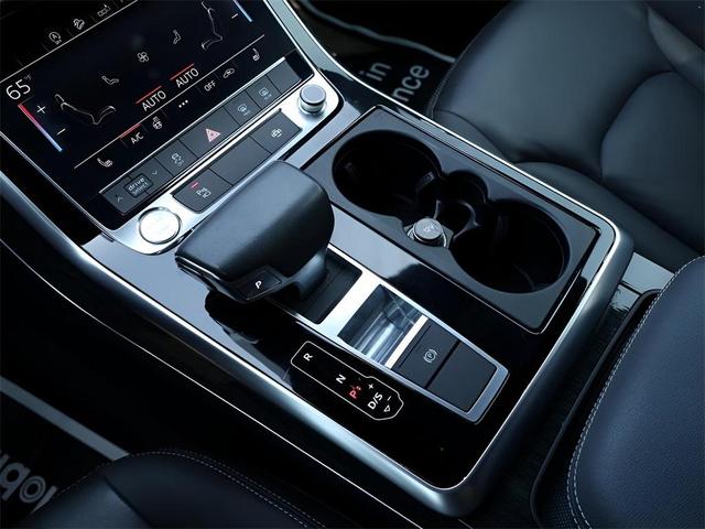 Photo of 2019 Orca Black Metallic Audi Q8