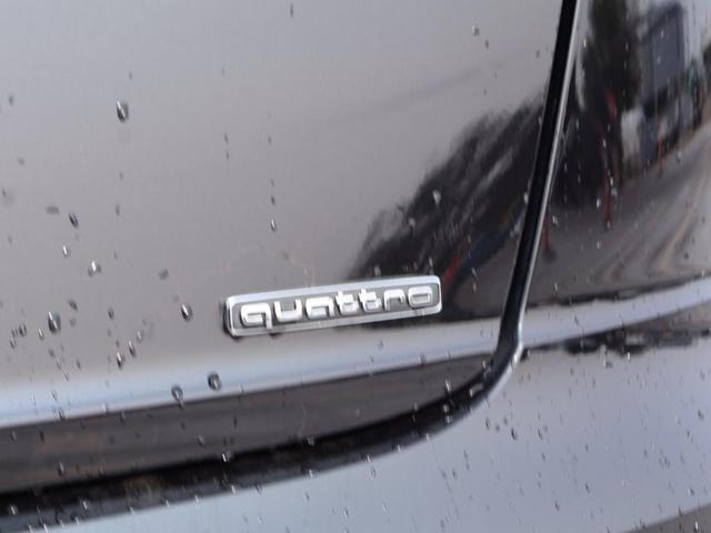 Photo of 2019 Orca Black Metallic Audi Q8