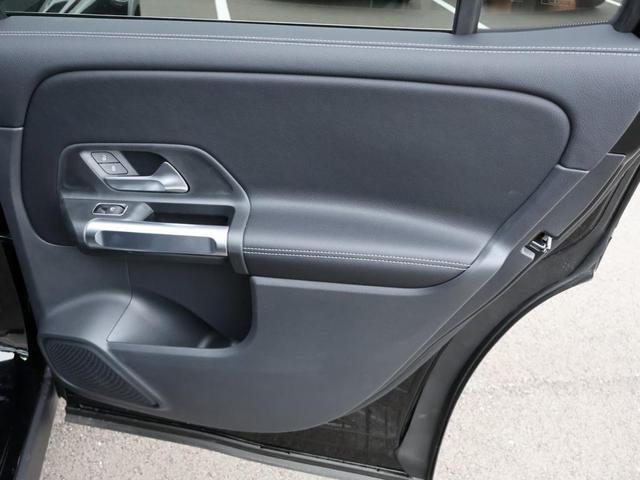 Photo of 2025 Midnight Black Mercedes-Benz GLB 250
