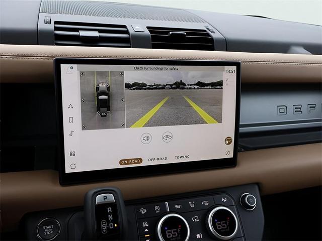 Photo of 2025 Fuji White Land Rover Defender
