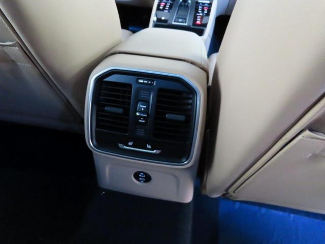Photo of 2025 Volcano Grey Metallic Porsche Macan