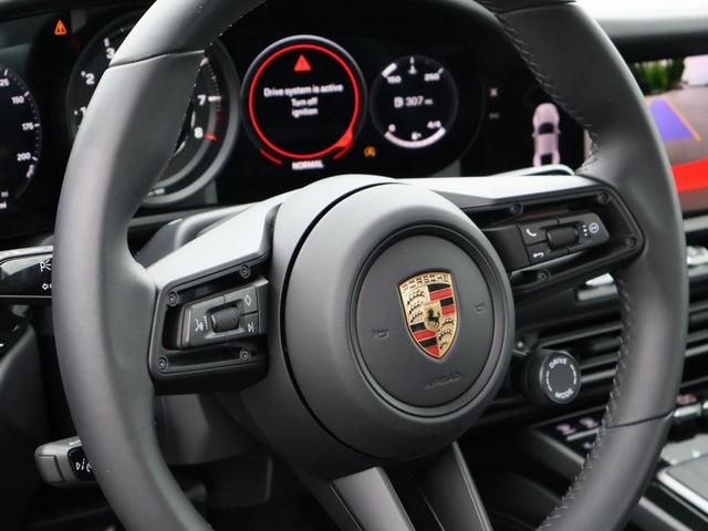 Photo of 2024 Black Porsche 911
