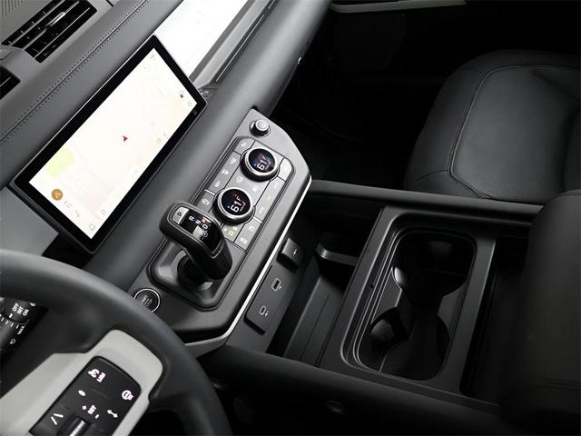 Photo of 2024 Santorini Black Land Rover Defender