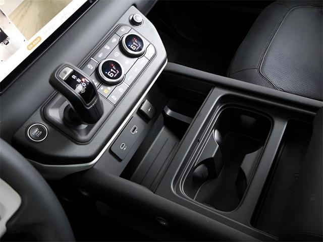 Photo of 2024 Santorini Black Land Rover Defender