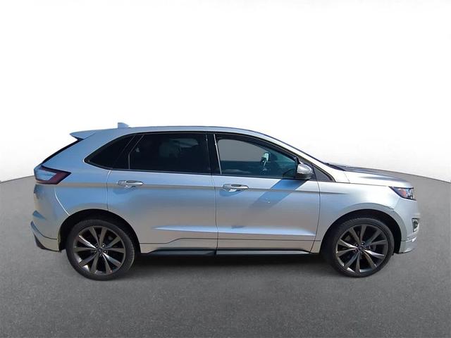 Photo of 2018 Ingot Silver Metallic Ford Edge