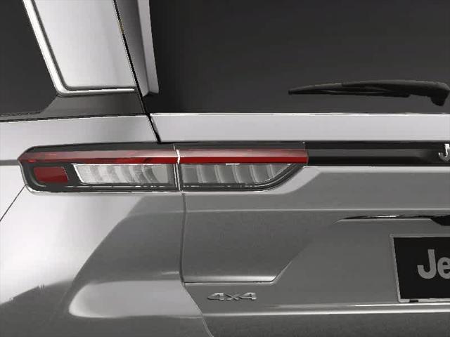 Photo of 2025 Silver Zynith Jeep Grand Cherokee