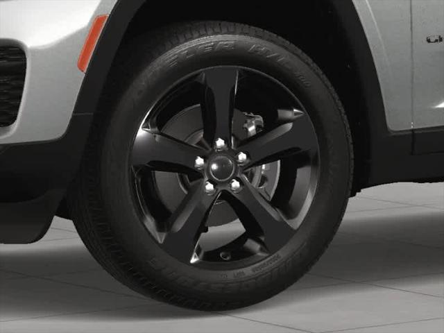 Photo of 2025 Silver Zynith Jeep Grand Cherokee