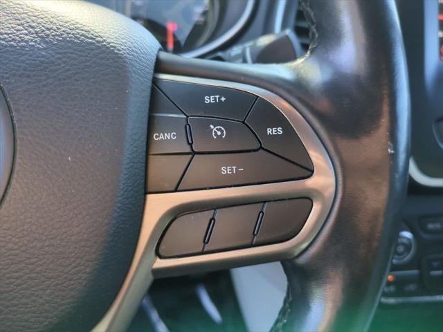Photo of 2021 Light Brownstone Pearlcoat Jeep Cherokee