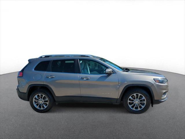 Photo of 2021 Light Brownstone Pearlcoat Jeep Cherokee
