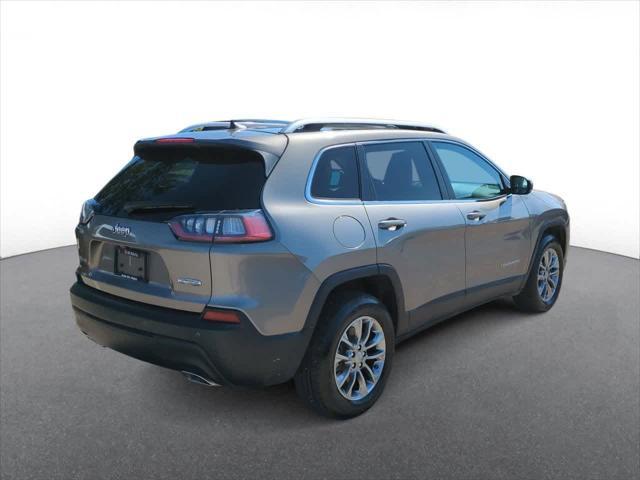 Photo of 2021 Light Brownstone Pearlcoat Jeep Cherokee