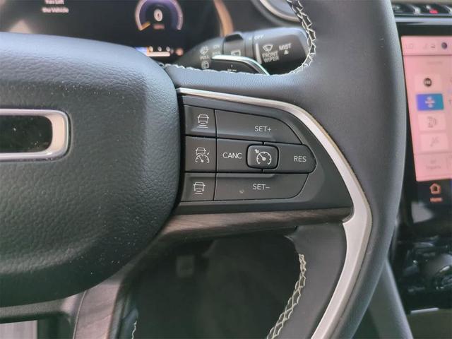 Photo of 2023 Baltic Gray Metallic Clearcoat Jeep Grand Cherokee