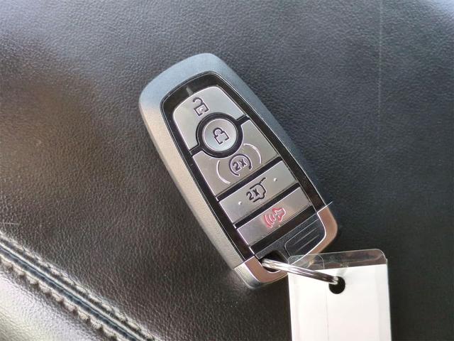 Photo of 2023 Carbonized Gray Metallic Ford Explorer