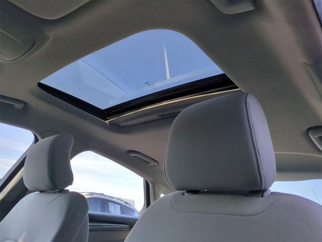 Photo of 2019 Oxford White Ford Fusion