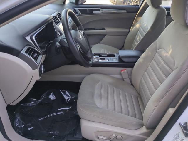 Photo of 2019 Oxford White Ford Fusion