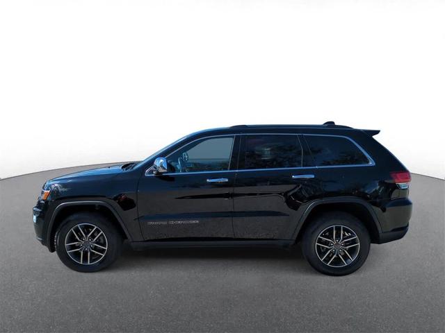 Photo of 2020 Diamond Black Crystal Pearlcoat Jeep Grand Cherokee
