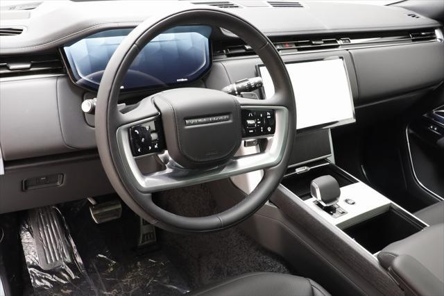 Photo of 2025 White Land Rover Range Rover
