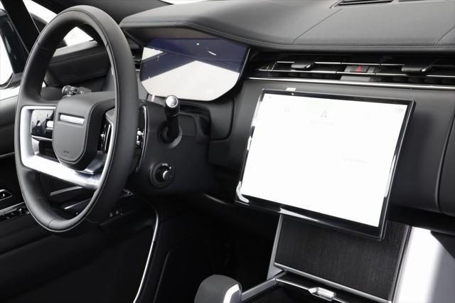 Photo of 2025 White Land Rover Range Rover