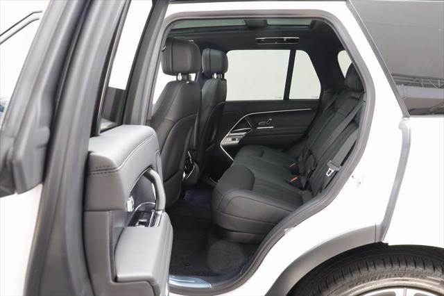 Photo of 2025 White Land Rover Range Rover