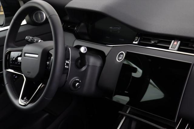 Photo of 2025 Seoul Pearl Silver Metallic Land Rover Range Rover Evoque