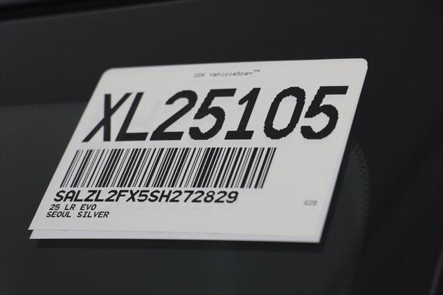 Photo of 2025 Seoul Pearl Silver Metallic Land Rover Range Rover Evoque