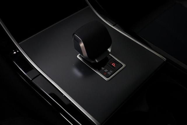 Photo of 2026 Santorini Black Metallic Land Rover Range Rover Velar