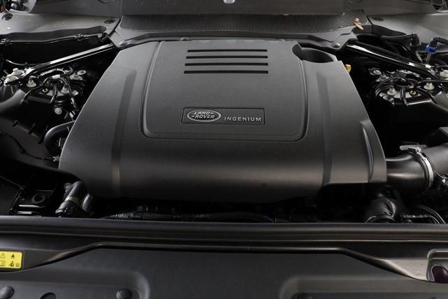Photo of 2025 Santorini Black Metallic Land Rover Discovery
