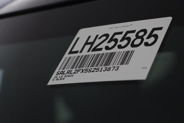 Photo of 2025 Santorini Black Metallic Land Rover Discovery