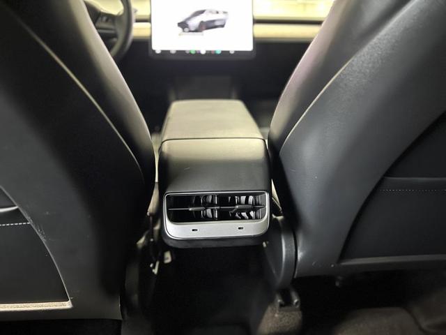 Photo of 2022 Midnight Silver Metallic Tesla Model Y
