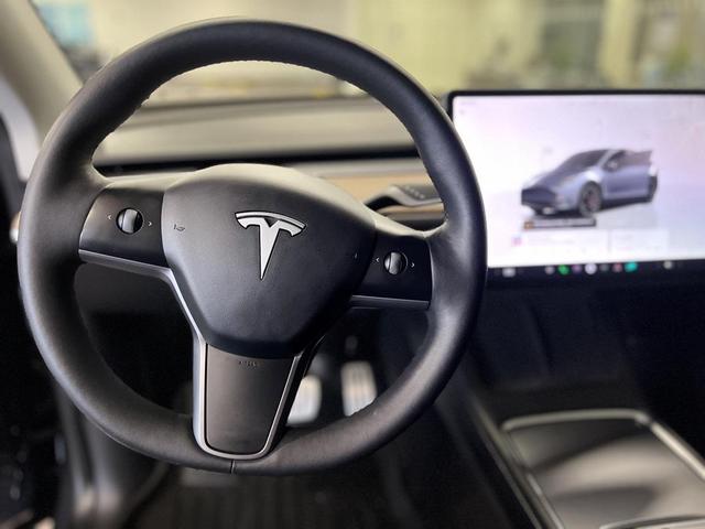 Photo of 2022 Midnight Silver Metallic Tesla Model Y