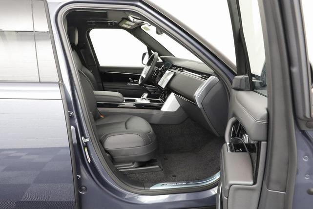 Photo of 2025 Blue Land Rover Range Rover
