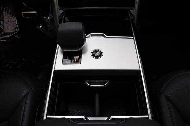 Photo of 2025 Blue Land Rover Range Rover