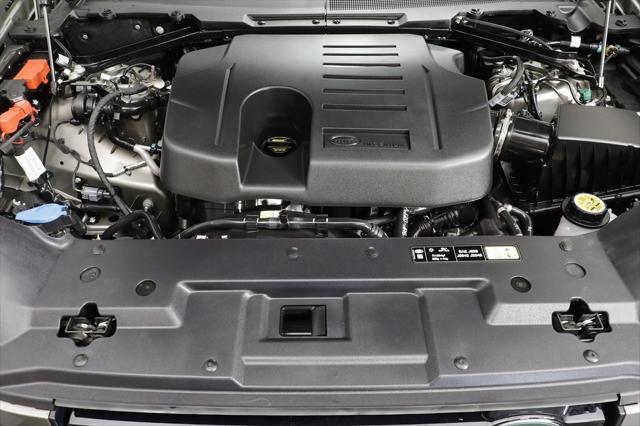 Photo of 2025 Silicon Silver Premium Metallic Land Rover Defender