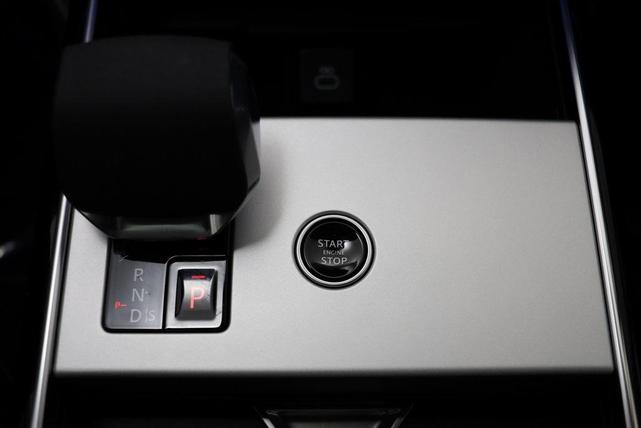 Photo of 2025 White Land Rover Range Rover