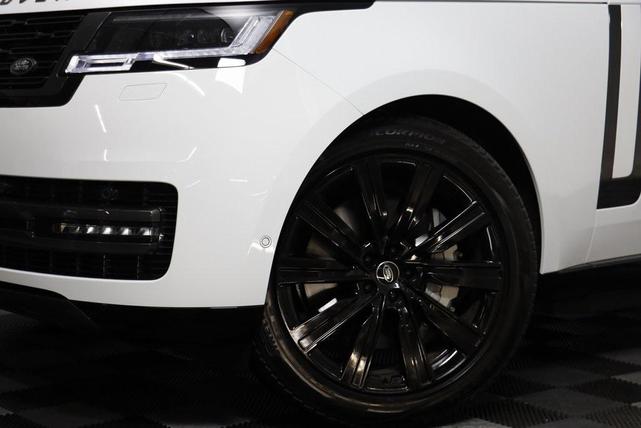 Photo of 2025 White Land Rover Range Rover