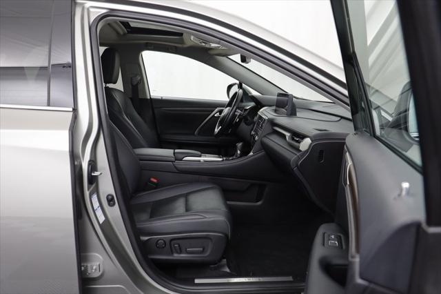 Photo of 2022 Atomic Silver Lexus RX 350