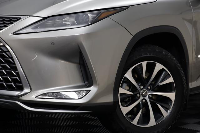 Photo of 2022 Atomic Silver Lexus RX 350