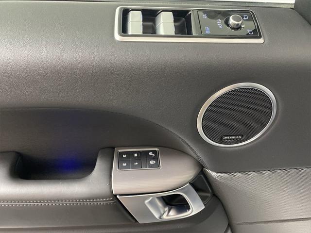 Photo of 2020 White Land Rover Range Rover Sport