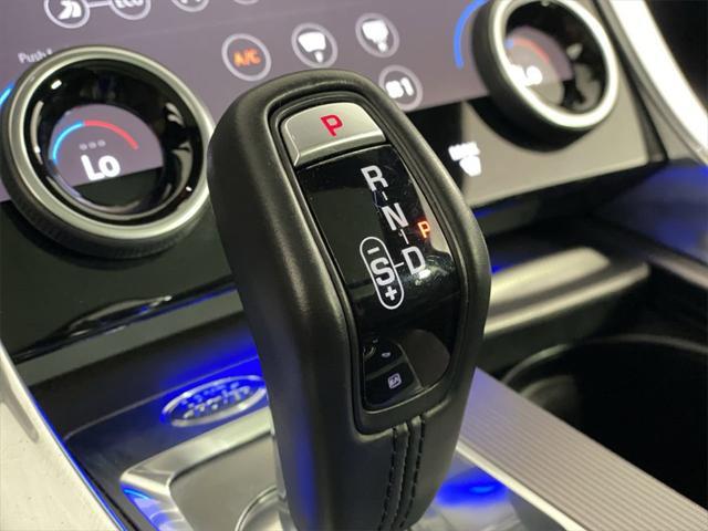 Photo of 2020 White Land Rover Range Rover Sport
