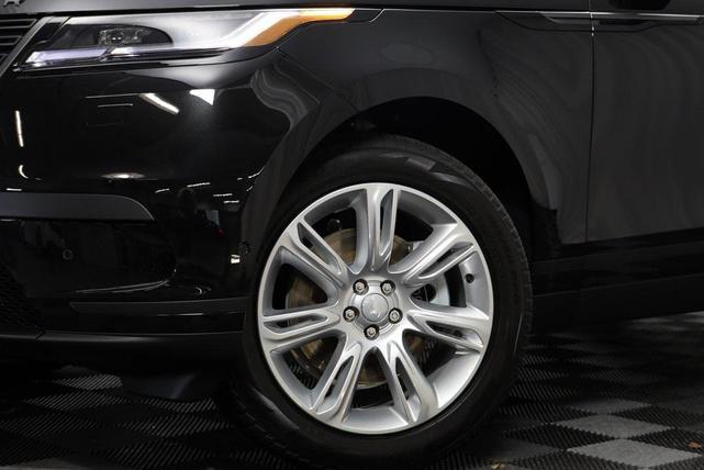 Photo of 2025 Santorini Black Metallic Land Rover Range Rover Velar