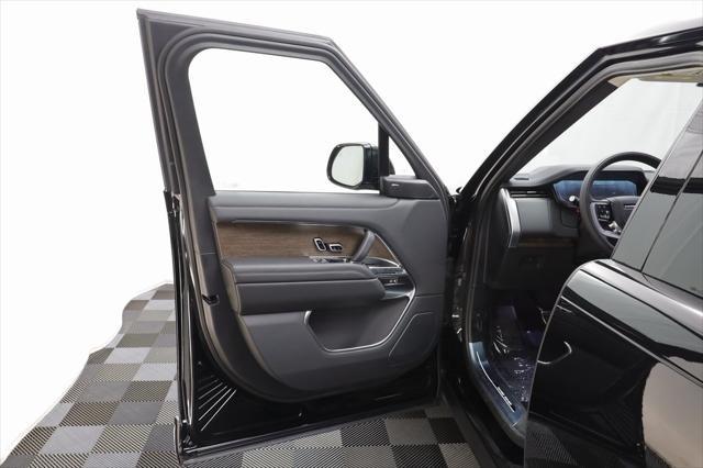 Photo of 2025 Black Land Rover Range Rover