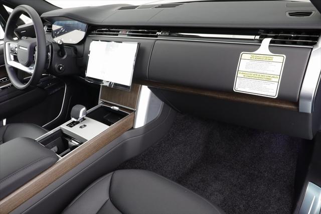 Photo of 2025 Black Land Rover Range Rover