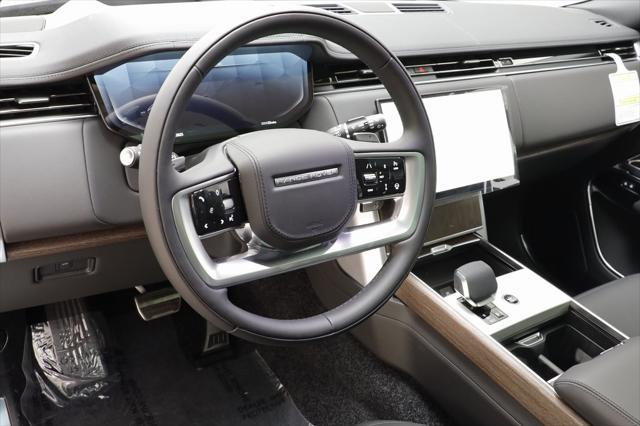 Photo of 2025 Black Land Rover Range Rover