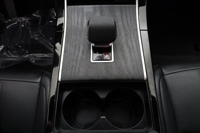 Photo of 2025 White Land Rover Range Rover Evoque