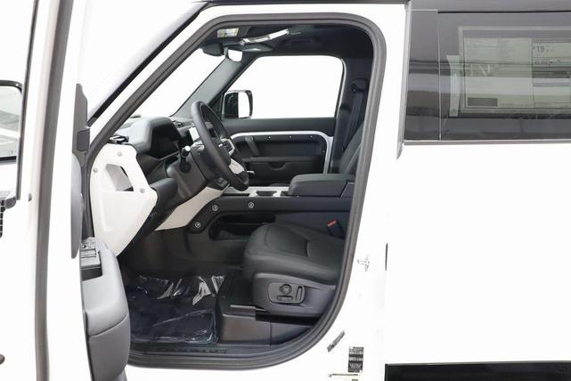 Photo of 2025 White Land Rover Defender