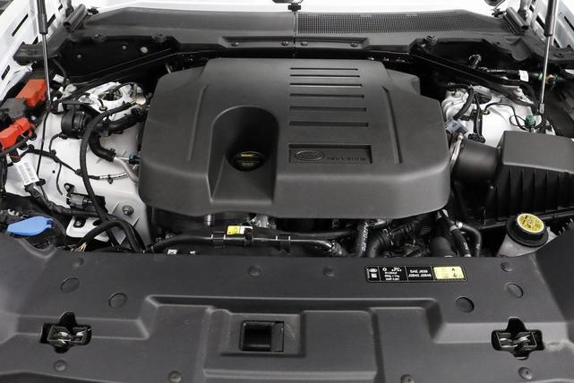 Photo of 2025 White Land Rover Defender