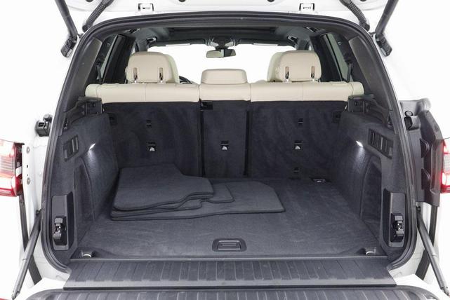 Photo of 2021 Mineral White Metallic BMW X5